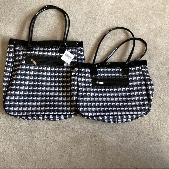 5/20🔴 NWT 2 matching Totes Bags Black And White Zippers Handles Bundle - Picture 9 of 10